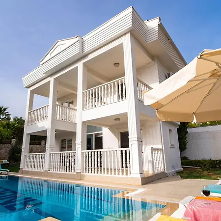 Angel - Private Pool And Nature View In Oeluedeniz Willa Fethiye